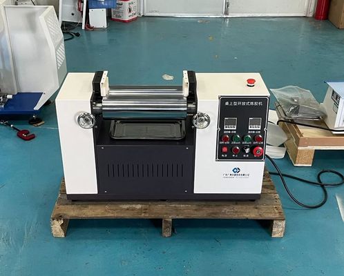 Kompaktowa maszyna do mieszania gumy z otwartym walcem 750x380x600mm o wydajności 300 zestawów/miesiąc i regulowanej odległości między walcami